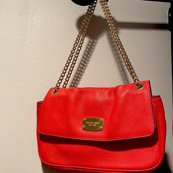 Michael Kors Coral Gold Chain Shoulder Bag - Picture 1 of 11